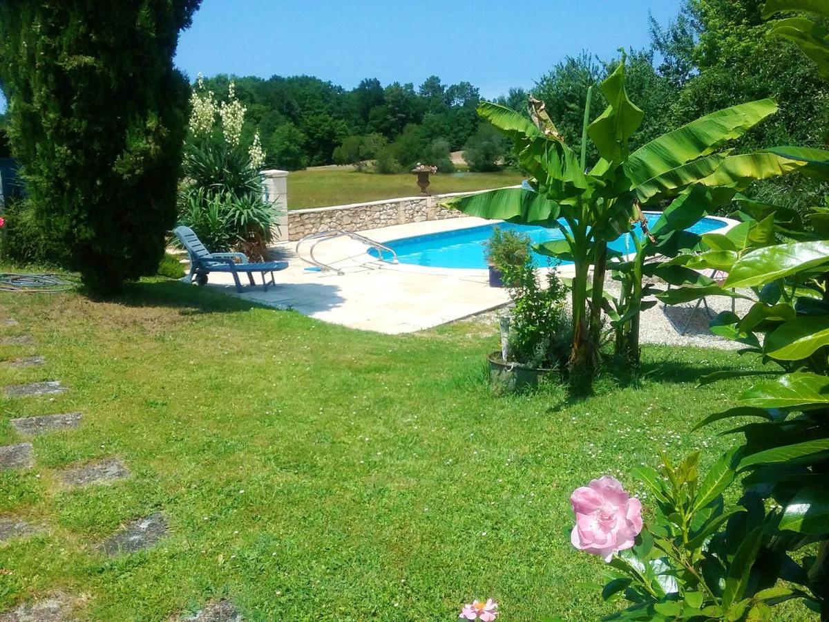 Villa Charmante A Bosset Avec Piscine Partagee Exterior photo