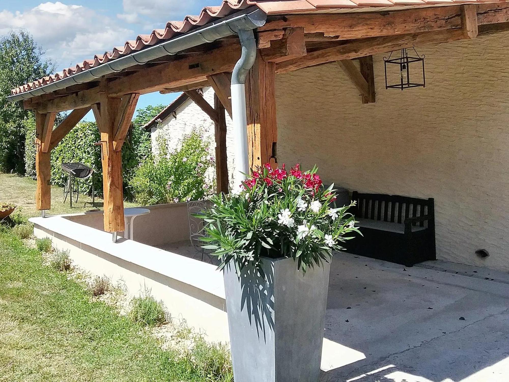 Villa Charmante A Bosset Avec Piscine Partagee Exterior photo